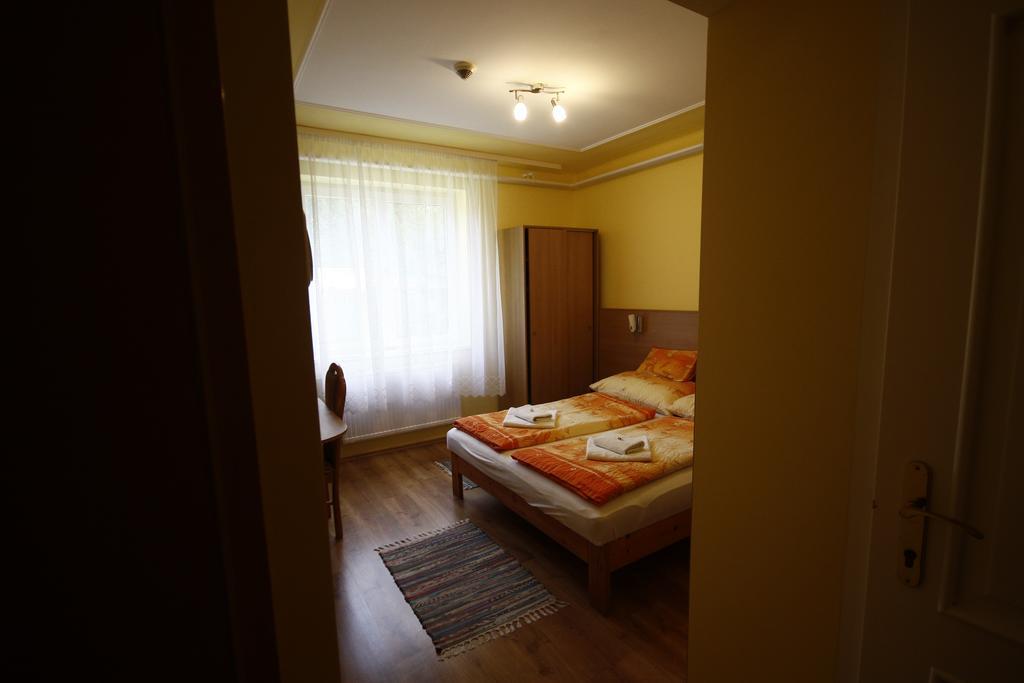 Parti Panzio Hotell Tata Eksteriør bilde